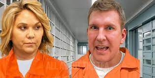 Todd et Julie Chrisley n'ont pas communiqué depuis leur incarcération dans  des prisons séparées il y a plus d'un an !