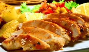 Sécalo, ponlo entre 2 hojas de film transparente y aplánalos con el rodillo. Pechuga De Pavo A La Miel Salsita Dulce Recetin