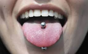 Feel free to submit your piercings&tattoos to my blog | colabora con tus piercings&tatuajes en mi blog. Piercing En La Lengua Tipos Precio Riesgos Tatuing