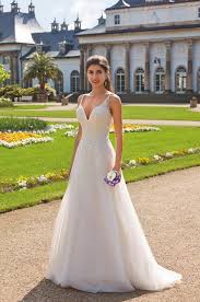 Brautkleider aus hannover bekommt man aber auch ganz einfach nach hause geliefert, selbst wenn man weit entfernt von der großstadt wohnt und eine hochzeit plant. Brautmoden Hannover Glamourose Hochzeitskleider Hochzeitskleider Vintage Romantische Hochzeitskleider