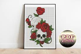 Go cross stitch crazy with our huge selection of free cross stitch patterns! Skull And Roses Cross Stitch Pattern Grafik Von Talanpluss Creative Fabrica