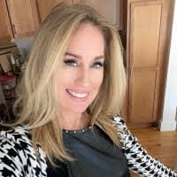 Jennifer Wagner's Instagram, Twitter & Facebook