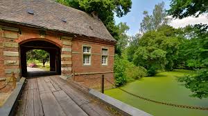 Das haus assen ist ein wasserschloss in lippborg, einem ortsteil der gemeinde lippetal im kreis soest in westfalen. Wasserschloss Haus Assen Medienwerkstatt Wissen C 2006 2021 Medienwerkstatt