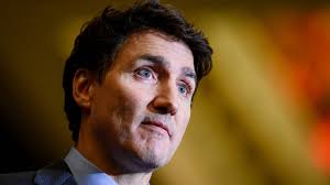 Major water main break causes flooding near Montreal's Jacques Cartier  bridge