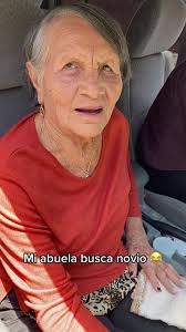 Abuela Busca Hombre