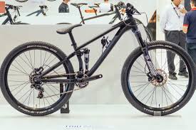 Der rahmen bietet 100 mm federweg am heck und ist mit 100. Polygon Trid Zz Slopestyle Bike Eurobike 2017 Downhill Bikes And Gear Mountain Biking Pictures Vital Mtb