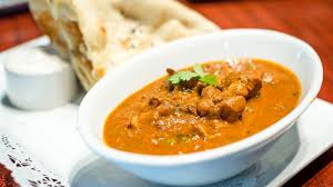 La salsa al curry è una preparazione davvero saporita e perfetta per accompagnare piatti a base di per preparare la salsa al curry, comincia facendo fondere a fuoco basso 25 g di burro in una prova a servire la tua salsa al curry come accompagnamento di un buon pollo, che puoi realizzare. Pollo Al Curry La Ricetta Originale Indiana Wine Dharma