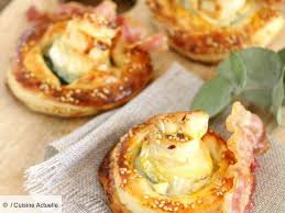 Feuilletes Chevre Epinards Facon Vol Au Vent Et Leur Lard Croustillant Recettes Recette Recette A Base De Pate Feuilletee Feuillete Chevre Feuillete