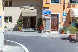 A 20 minuti da lucca proponiamo in vendita una struttura alberghiera ubicata a pochi passi dalle terme di bagni di lucca. Bridge Hotel Lucca
