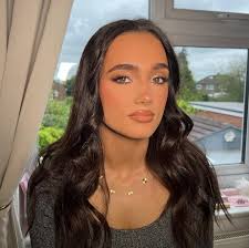 Bethan Abbott (@bethanabbottmakeup) • Instagram photos and videos