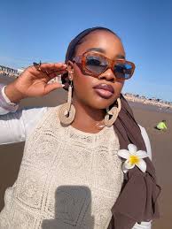 Alhamdulillah for another year🙏 Planned birthday for 3months just to end  up wearing pyjamas..Lmao 😂😂 Mini cake: @teeemahcakes • • • #explore  #birthday #diy #february #feb4