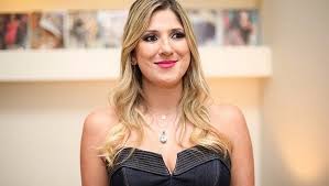 Want to see more posts tagged #dani calabresa? Dani Calabresa Diz Que Namorado A Fez Acreditar Que Vale A Pena Se Jogar No Amor Folha Pe