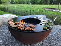 Gemutlich Grillen Rund Um Das Feuer Feuerschalen Garten Feuerschale Feuerkorb