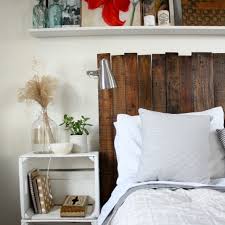 > 30 idées de lit en palette pour une chambre stylée > comment bien positionner son. Tete De Lit Palette 20 Idees Deco Creatives