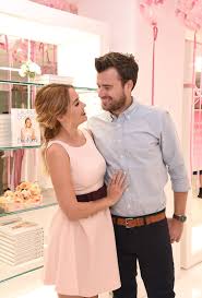 Lauren conrad or l.c., as her friends call her was born on february 1st, 1986 in newport beach, california. Https Www Promiflash De News 2010 06 30 Britney Spears Wollte Sex Mit Ihrer Psychologin Html 2010 06 30t23 45 00 02 00 Https Content3 Promiflash De Article Images Gallery2048 Britney Spears Und Sam Asghari Bei Der Once Upon A Time In Hollywood