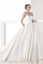 329 Usd Pronovias Casey Price Wedding Dress Ball Gowns Wedding Fancy Wedding Dresses Draped Wedding Dress