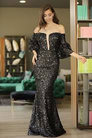 فستان سهرة أسود برقبة بدون أكتاف موديل سمكة Fashion Fashion Magazine Fashion 2020