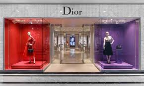 Macam orang kita juga, asal orang putih je belanda. Dior Fashion Brand Asal Prancis Yang Menjadi Favorit Putri Diana Highlight Id