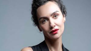 Maybe you would like to learn more about one of these? Birce Akalay 20 Lik Halini Paylasti Estetik Iddialarina Sert Yanit