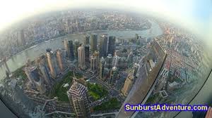 Will cho langit yang dipenuhi bintang dan lautan awan yang terlihat dari puncak tertinggi 889 meter pada sunset peak, puncak tertinggi ketiga di hong kong. Wisata Shanghai Tower Gedung Tertinggi Kedua Di Dunia