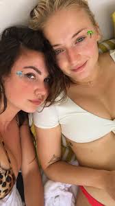 Anyone Else Wish Sophie Turner Could Wear A Bikini On Game Of Thrones? -  Fleshbot