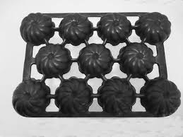 There are three known variations. Gem Muffin Pans The Cast Iron Collector Information For The Vintage Cookware Enthusiast
