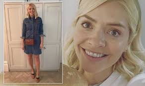 See all the pictures of holly in her best dresses throughout the years holly willoughby joined an array of other famous faces on saturday night for a mutual pal's 40th birthday soiree at mayfair members club annabel's. Holly Willoughby Proud This Morning Star Gives Insight Into Family Life I Did It Celebrity News Showbiz Tv Express Co Uk