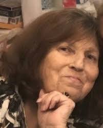 Danna Phillips's Instagram, Twitter & Facebook