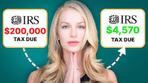 Kristen Comstock's Instagram, Twitter & Facebook