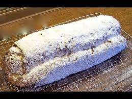 Original Dresdner Christstollen Die Herstellung Des Stollens Original Dresdner Christstollen Ein Weihnac Christstollen Rezept Christstollen Stollen Backen