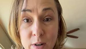 Seven Days of Us: A Novel: Hornak, Francesca: 9780451488763: Amazon.com:  Books