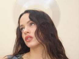 Filha caçula de Roberto Justus tem quarto com closet e mesa de maquiagem