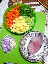 Masukkan kaldu ikan ke kuali yang agak besar, masukkan scallop dan beras. Bubur Ikan Tenggiri Bukan Sedap Je Tapi Tinggi Protein Kalsium Untuk Anak Pa Ma