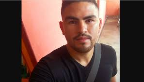 SANSALVADOR MOTOCICLISTA MUERE AL IMPACTAR CON RASTRA Un joven identificado  como Adrián José Alas falleció la madrugada de este sábado en la carretera  que conduce de Nejapa a Quezaltepeque. De acuerdo con