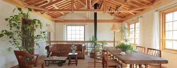 Ruang tamu menjadi salah satu ruangan yang sangat sakral dalam sebuah rumah. 5 Rumah Kayu Mungil Dengan Ruang Tamu Yang Menakjubkan Homify