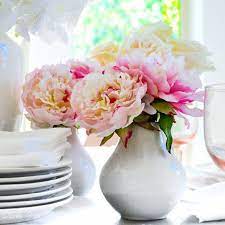 Still no sign of them. 5 Tricks To Make Faux Flowers Look Real Decor Gold Designs