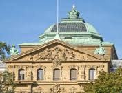 Die errichtung von wochenendhäusern auf erholungsgrundstücken oder von garagen, fallen nicht unter das sachenrberg, sondern unter das schuldrechtsanpassungsgesetz. á… Schuldrechtsanpassungsgesetz Definition Begriff Und Erklarung Im Juraforum De
