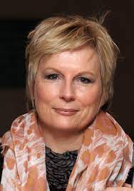British Actress Writer Jennifer Saunders Jennifer Saunders Hair Styles Short Hair Styles