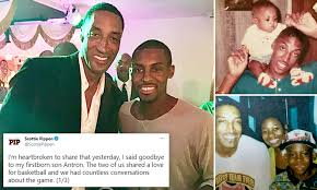 Roughly one year prior, in july 1994, scottie welcomed a daughter named taylor with former girlfriend sonya roby. No3ragafbqr2zm