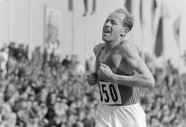 Emil zátopek dominated his sport and is the only runner to win the 5,000m, the 10,000m and the marathon at the same olympic games. Emil Zatopek A Vse O Nem Jak Trenovat Podle Nasi Atleticke Legendy Obehani Cz