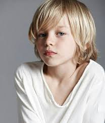 Frisuren For Ideen Jungen Jungs Kinder Langhaarfrisurenkinder New And Hairstyles Ideas Boy In 2020 Jungs Frisuren Lange Haare Jungs Kinderfrisuren
