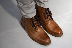 Como limpar bota de couro? Dicas para conservar a sua! &ndash; Blog SM