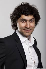 Darren Amos's Instagram, Twitter & Facebook