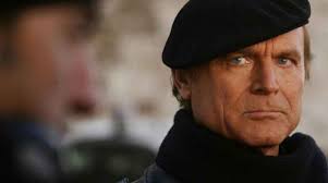 Protagonista della 13esima stagione sarà sempre terence hill, mentre l'attore romano vestirà i panni di un sacerdote al suo primo incarico. Don Matteo Raoul Bova Al Posto Di Terence Hill Sara Il Parroco Piu Amato Della Tv