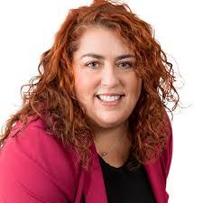 Colette Michaud's Instagram, Twitter & Facebook