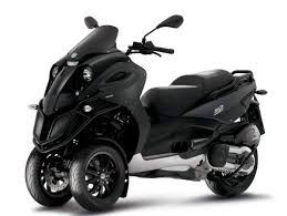 To piaggio mp3 πρωτοπαρουσιάστηκε το 2006, προκαλώντας επανάσταση στον χώρο των scooters. 2012 Piaggio Mp3 500 Sport Touring