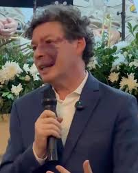 Que honra receber o título de Cidadão Honorário de Francisco Ayres! Ser o  primeiro agraciado com essa honraria, em um município tão querido, é ainda  mais especial. Quero agradecer aos vereadores e