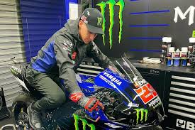 Fabio quartararo is a motogp rider and race winner, he currently rides for the monster energy yamaha motogp team. Motogp Fabio Quartararo Keine Bedenken Nach Armpump Op