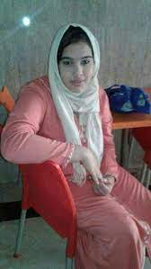 Friends don't let friends ruin their scarves. Pin By Ø¹Ø¨Ø¯ Ø§Ù„Ø·ÙŠÙ Ø¹Ø¨Ø¯ Ø§Ù„Ù„Ø·ÙŠÙ On Banat Whatsapp Fashion Hijab