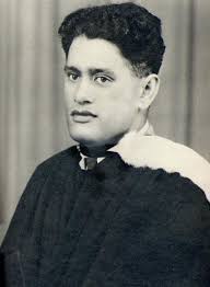 Hoani Retimana Waititi. Te Whānau-ā-Apanui; teacher, educationalist,  community leader. 1926–1965. Hoani Retimana Waititi, known as Johnny to his  many friends, was only 39 when he died, but his short life was packed